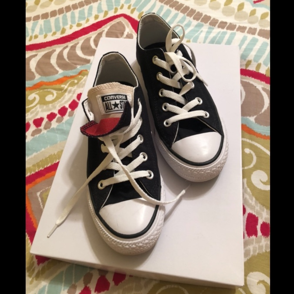 Black Unisex Converse All Star Shoes Size 6